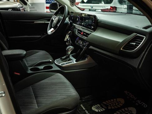 Used 2026 Kia Seltos LX AWD/4WD image 12