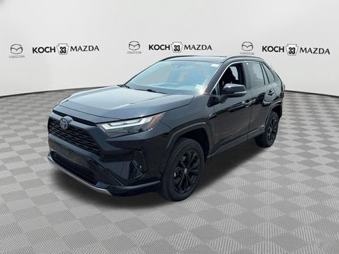 Used 2024 Toyota RAV4 SE w/ Convenience Package AWD/4WD image 3