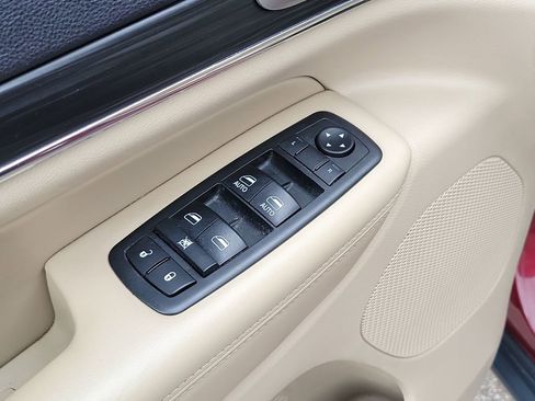 Used 2019 Jeep Grand Cherokee Limited image 27