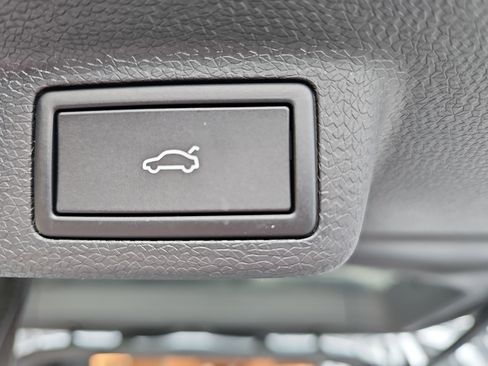 New 2025 Volkswagen ID. Buzz Pro S image 14