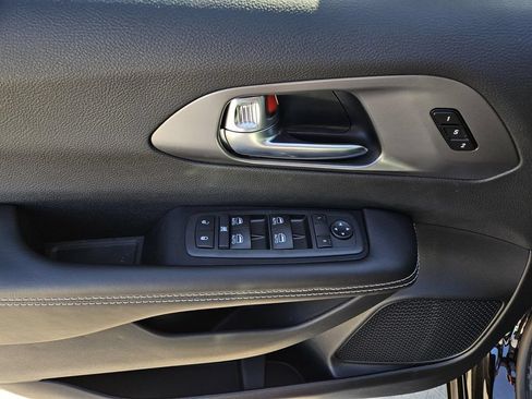 New 2026 Chrysler Pacifica Select FWD image 13