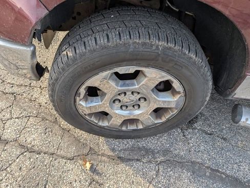 Used 2010 Ford F150 XLT image 7