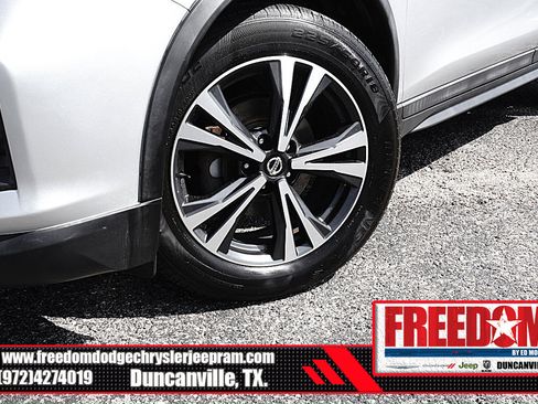 Used 2020 Nissan Rogue SV w/ Premium Package FWD image 9