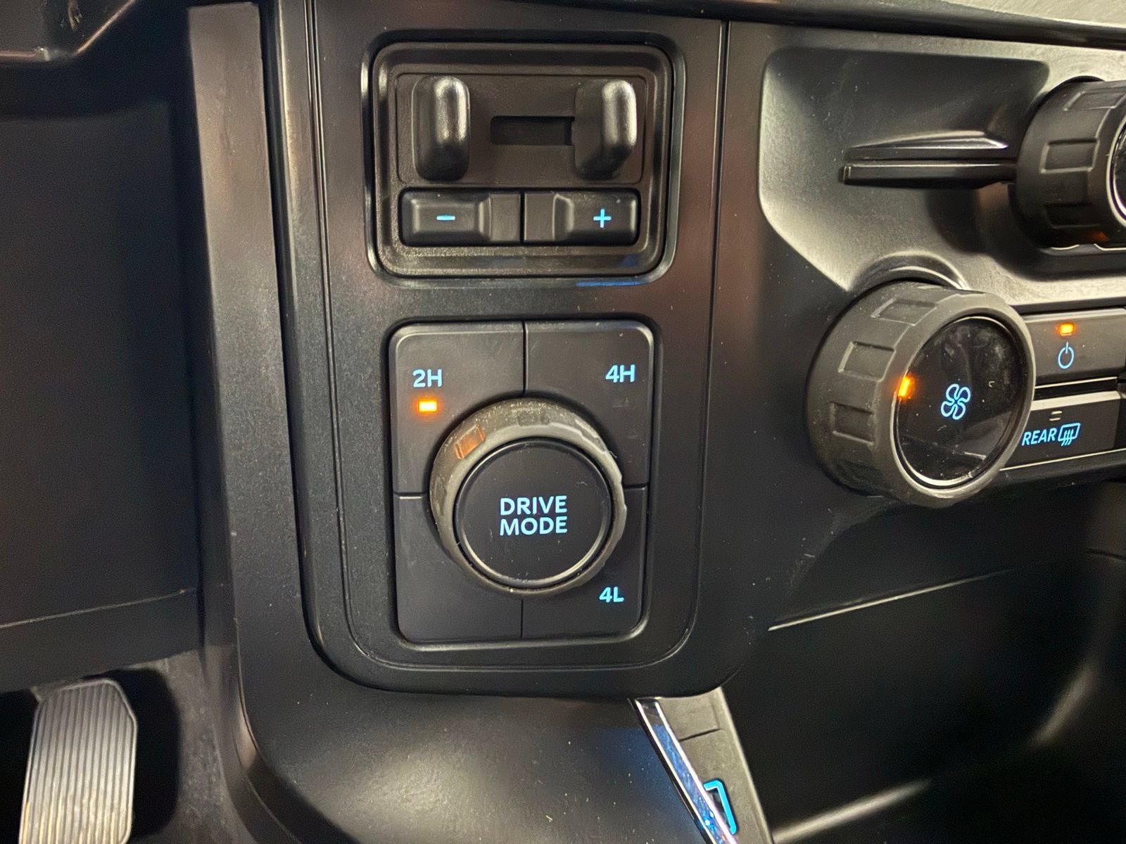 Used 2024 Ford F150 STX AWD/4WD image 16