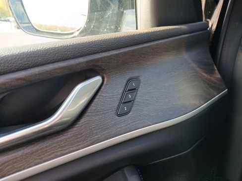 New 2025 Jeep Grand Cherokee Limited image 36