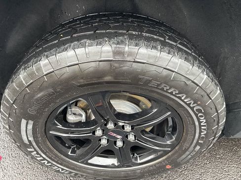 Used 2023 GMC Acadia AT4 image 9