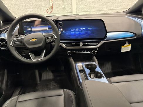 New 2026 Chevrolet Equinox EV LT w/ Convenience Package II AWD/4WD image 10