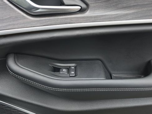 Used 2025 Jeep Grand Cherokee Limited 4xe image 23