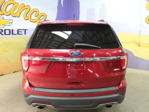 Used 2019 Ford Explorer XLT AWD/4WD image 4