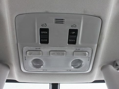 Used 2013 Toyota RAV4 Limited image 30