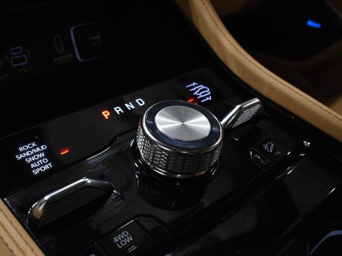 Used 2022 Jeep Grand Cherokee L Summit w/ Advanced Protech Group IV image 23