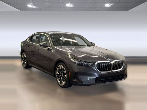 Used 2026 BMW 530i RWD image 7