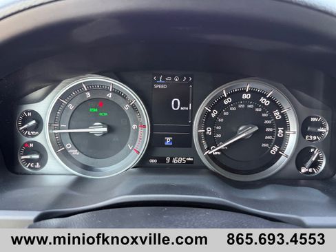 Used 2018 Toyota Land Cruiser AWD/4WD image 34