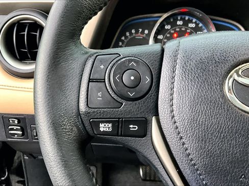 Used 2015 Toyota RAV4 Limited AWD/4WD image 23