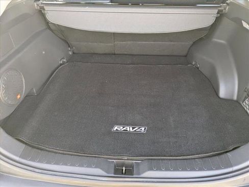 Used 2020 Toyota RAV4 Limited image 6