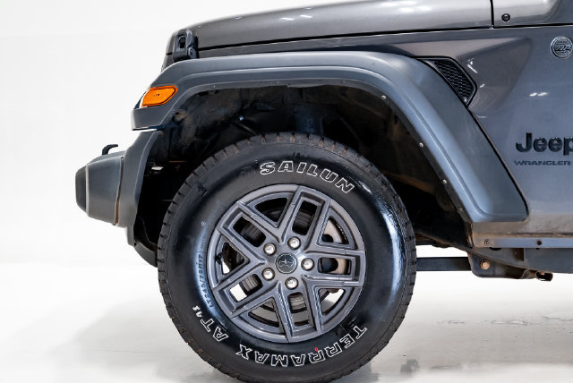 Used 2024 Jeep Wrangler Unlimited Sport AWD/4WD image 32
