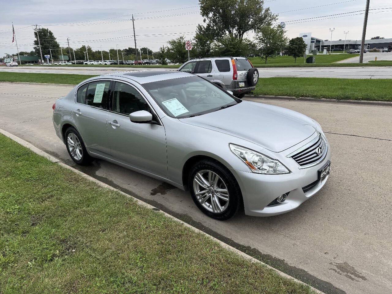 Used 2012 INFINITI G37 x Sedan w/ Premium Pkg AWD/4WD image 7