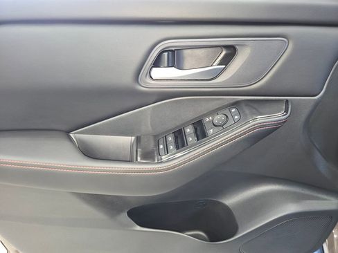 New 2026 Nissan Rogue SV AWD/4WD image 9