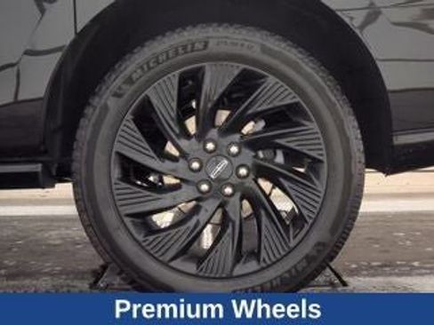 Used 2025 Lincoln Navigator L Reserve w/ Jet Appearance Package image 25