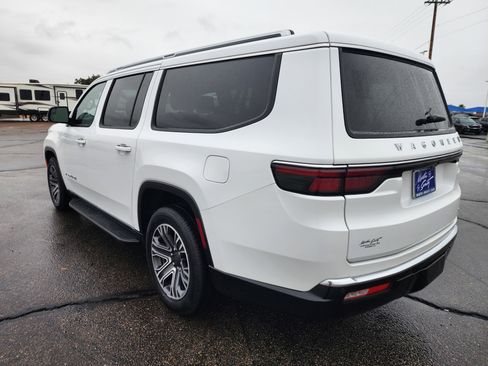 Used 2023 Jeep Wagoneer L Series II image 6