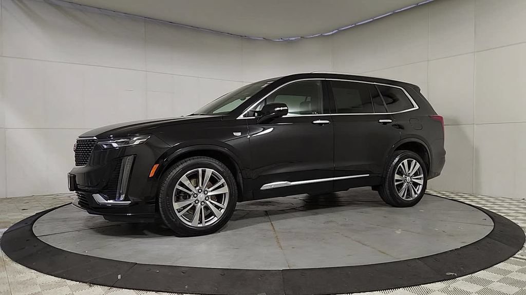 Used 2024 Cadillac XT6 Premium Luxury w/ Technology Package AWD/4WD image 9