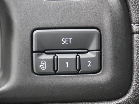 Used 2022 GMC Sierra 3500 Denali w/ Denali Black Diamond Edition AWD/4WD image 19