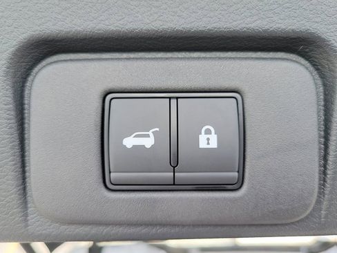 New 2025 Nissan Rogue SL image 25