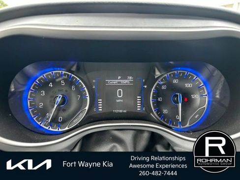 Used 2020 Chrysler Pacifica Touring-L w/ S Appearance Package FWD image 12