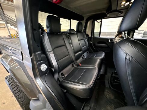 Used 2021 Jeep Gladiator Overland w/ Popular Equipment Package AWD/4WD image 29
