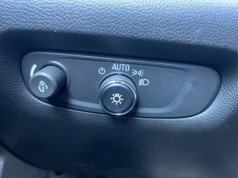 Used 2023 Chevrolet Traverse LT AWD/4WD image 15
