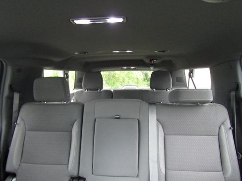 Used 2022 GMC Yukon XL SLE AWD/4WD image 10