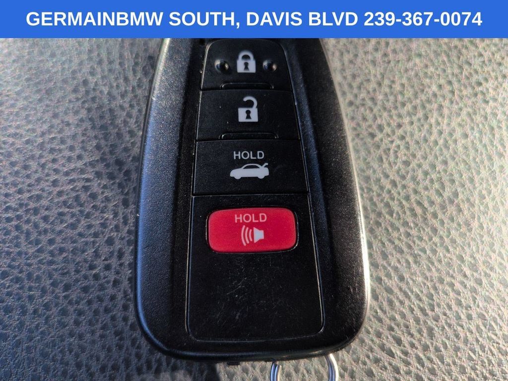 Used 2018 Toyota Camry SE w/ Convenience Package FWD image 30