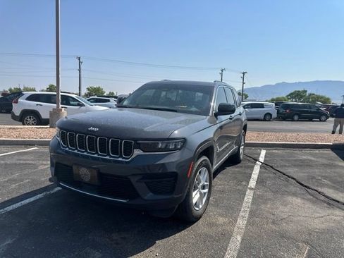 Used 2025 Jeep Grand Cherokee Laredo X w/ Trailer Tow Package AWD/4WD image 2