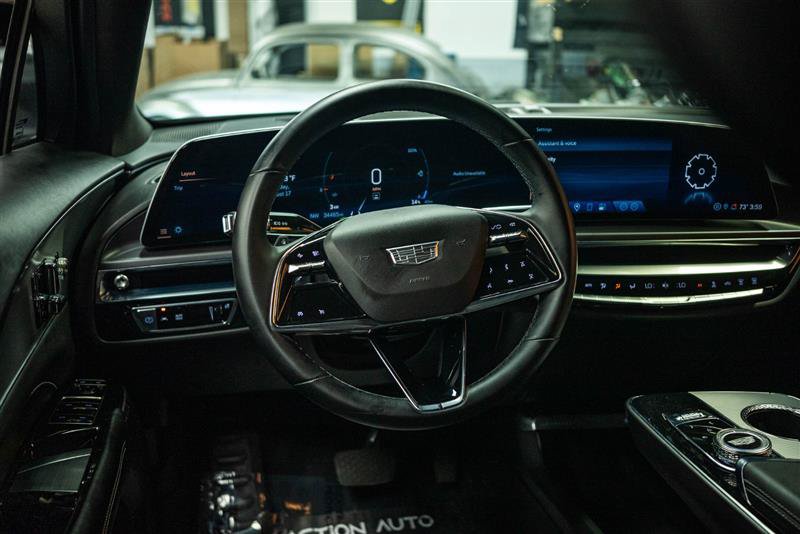 Used 2024 Cadillac Lyriq Tech AWD/4WD image 16