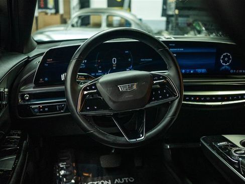 Used 2024 Cadillac Lyriq Tech AWD/4WD image 16