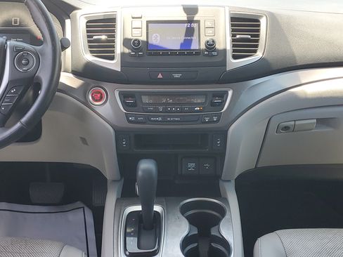 Used 2019 Honda Ridgeline RTL image 17