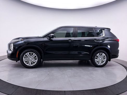 Used 2023 Mitsubishi Outlander ES FWD image 36