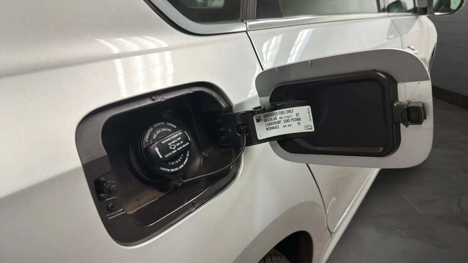 Used 2017 Volkswagen Passat 1.8T SE FWD image 25