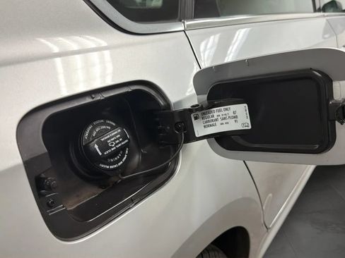 Used 2017 Volkswagen Passat 1.8T SE FWD image 25