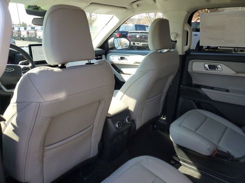 New 2026 Ford Explorer Active image 30