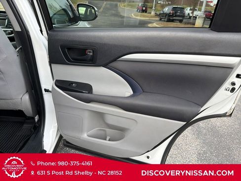 Used 2019 Toyota Highlander LE image 34