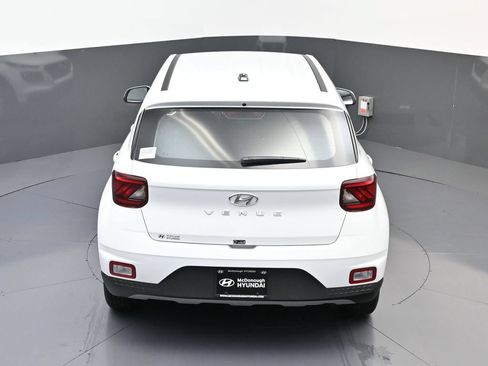 Certified 2026 Hyundai Venue SE FWD image 17