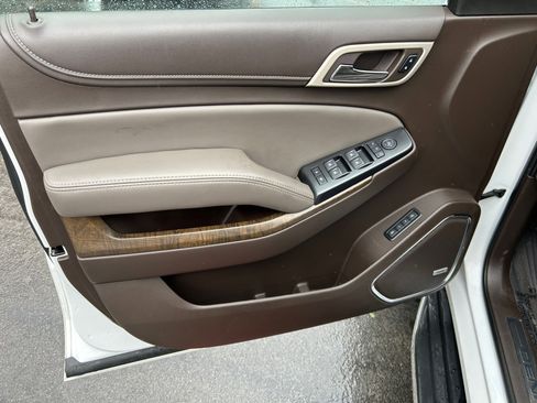 Used 2018 GMC Yukon XL Denali w/ Open Road Package AWD/4WD image 10