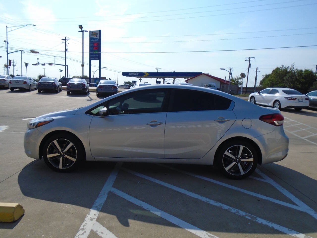 Used 2017 Kia Forte EX FWD image 4