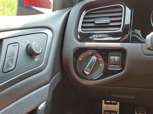 Used 2018 Volkswagen GTI Autobahn FWD image 11