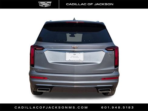 Used 2022 Cadillac XT6 Premium Luxury image 5