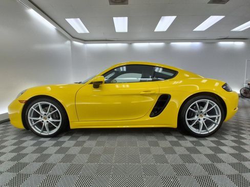 Used 2025 Porsche 718 Cayman RWD image 2
