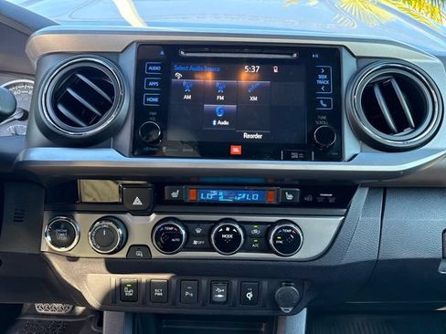 Used 2017 Toyota Tacoma Limited w/ Tow Package AWD/4WD image 21