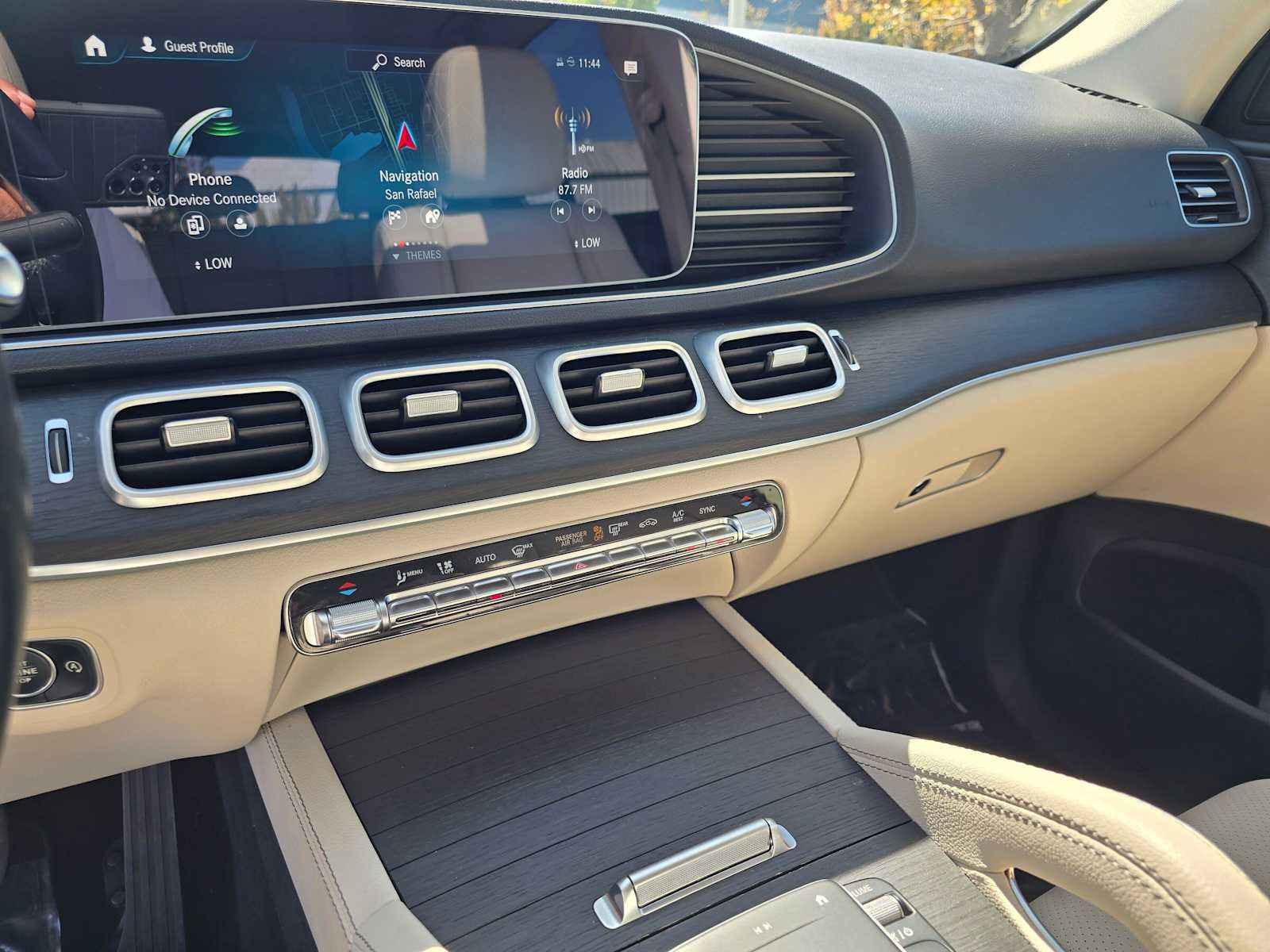 Used 2021 Mercedes-Benz GLE 350 w/ Premium Package image 33