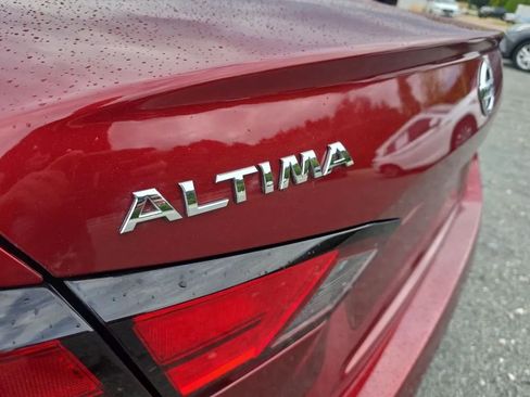 Used 2019 Nissan Altima 2.5 SR FWD image 11